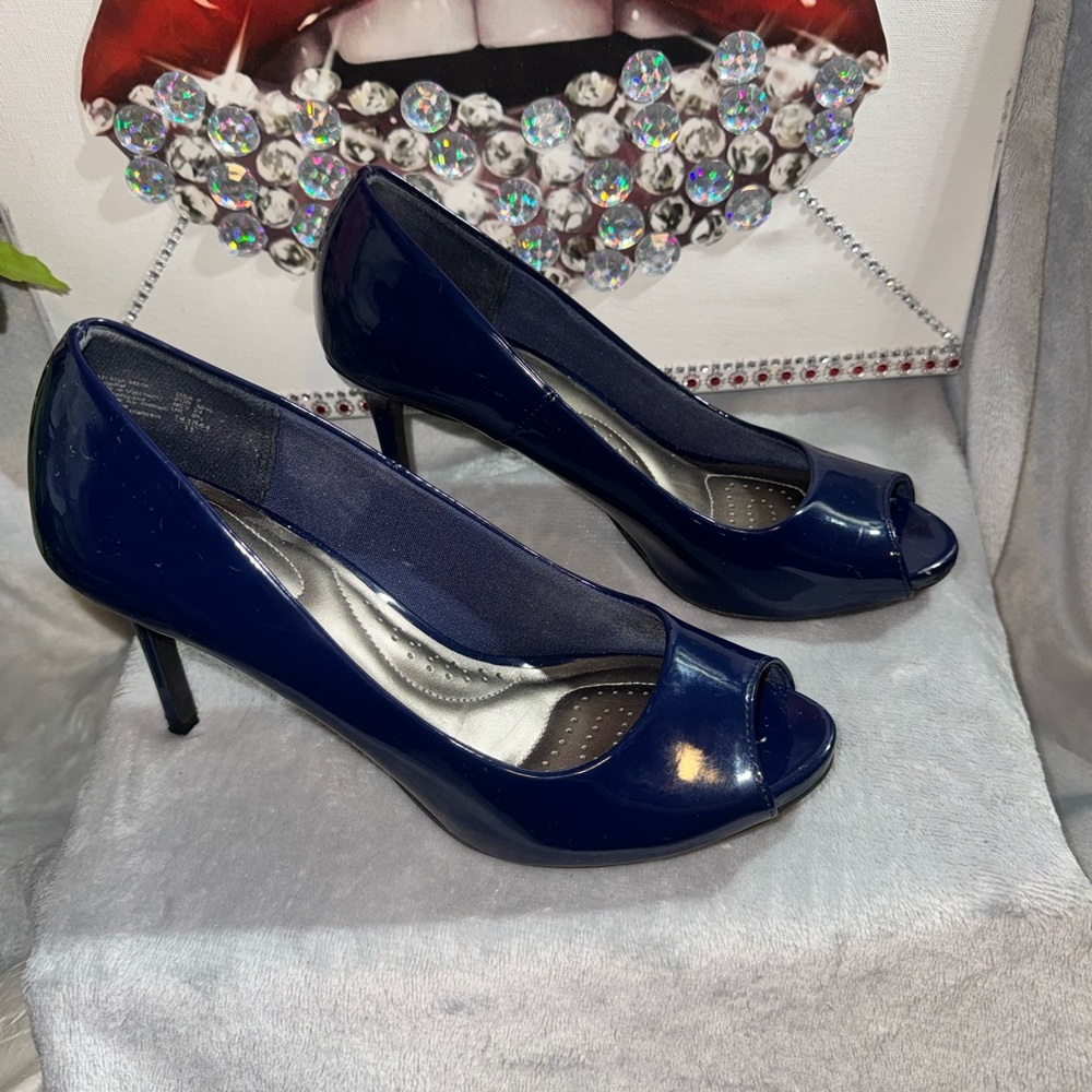 dexflex comfort Navy Patent Peep-Toe Heels